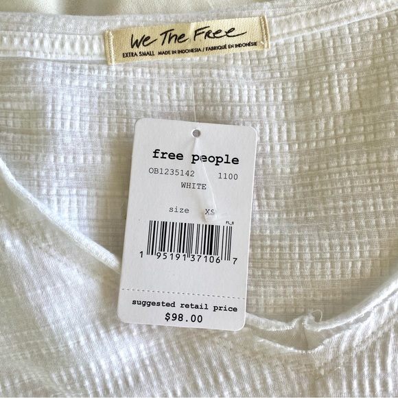 FREE PEOPLE🌸 XS—oversized💕mini dress/ tunic. Snow White & off-white colors! 🌸 - Picture 7 of 16